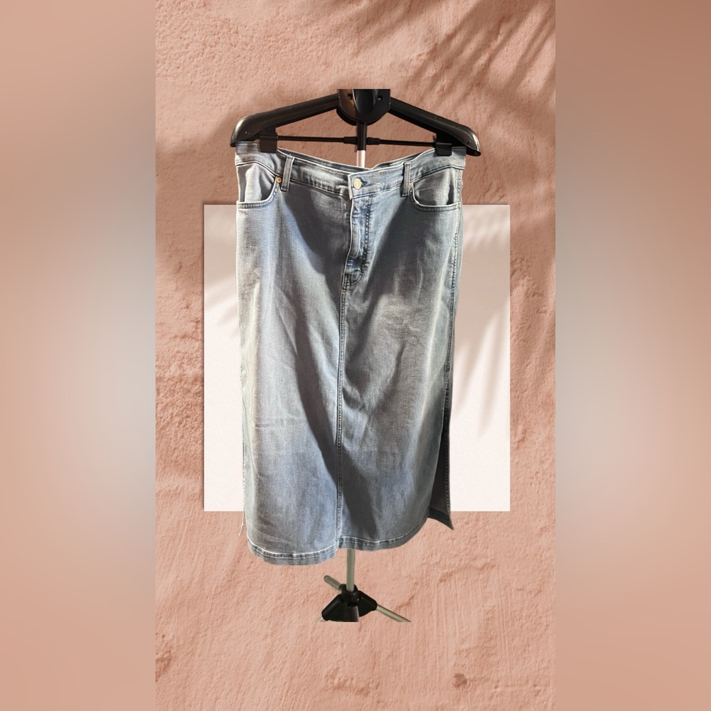 Size 34 Seven for all Mankind Light Blue Denim Skirt